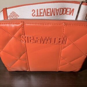 STEVE MADDEN Crossbody